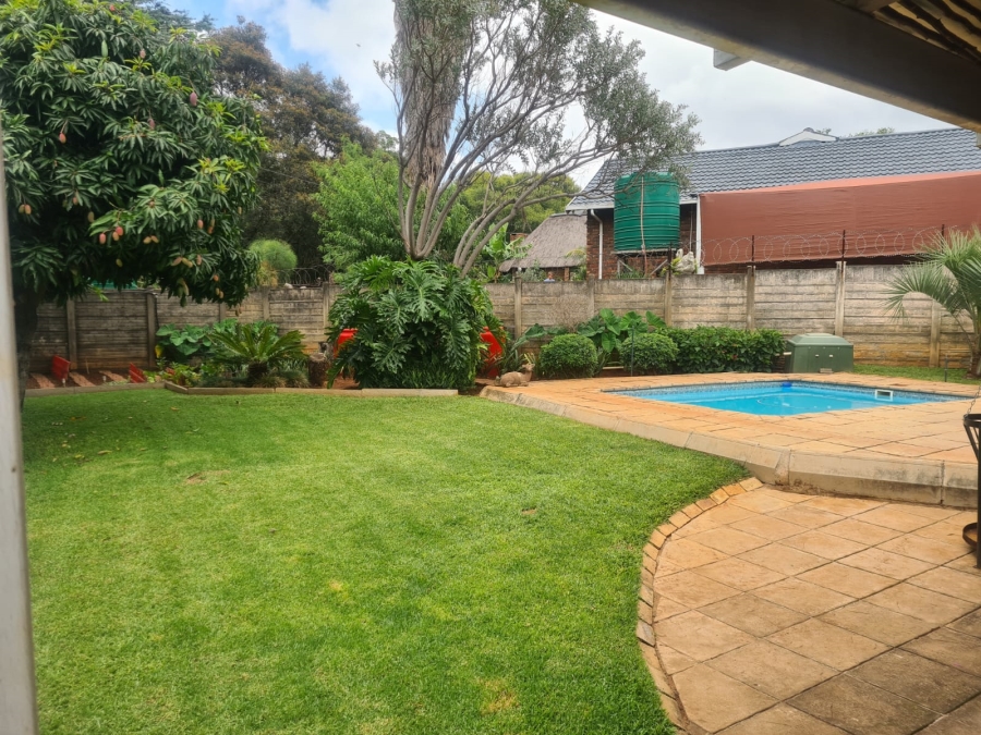 6 Bedroom Property for Sale in Cashan North West